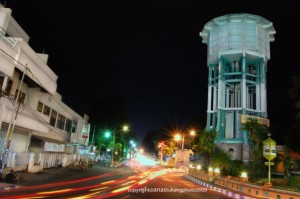 Suasana Kota Jombang pada malam hari