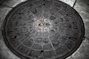 Manhole cover tertua di dunia