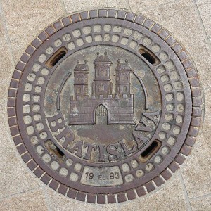 manhole covers tertua di dunia