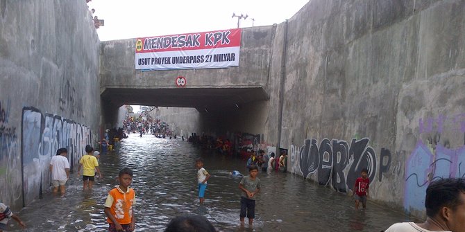 Underpass Makamhaji tergenang air