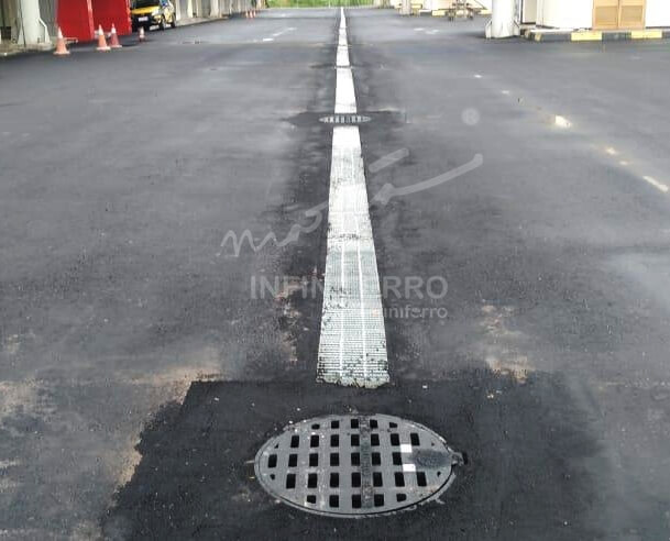 manhole cover di bandara haluoleo