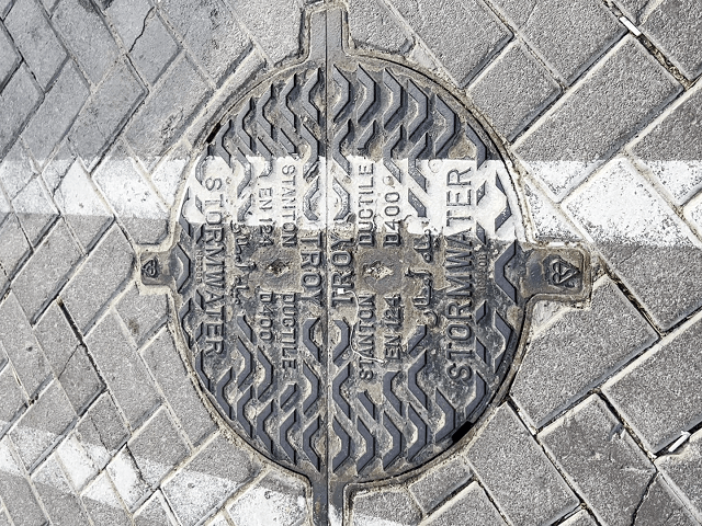 Manhole Cover untuk Saluran Air Hujan (Stormwater)
