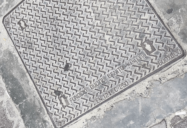 manhole cover pedestrian di abu dhabi